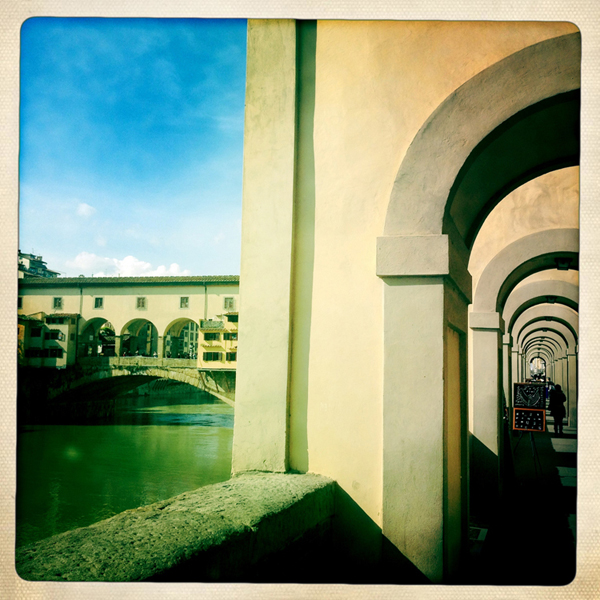 Arcades des quais bordant l'Arno